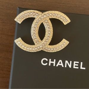 Authentic 2023 CHANEL Brooch Gold Silver